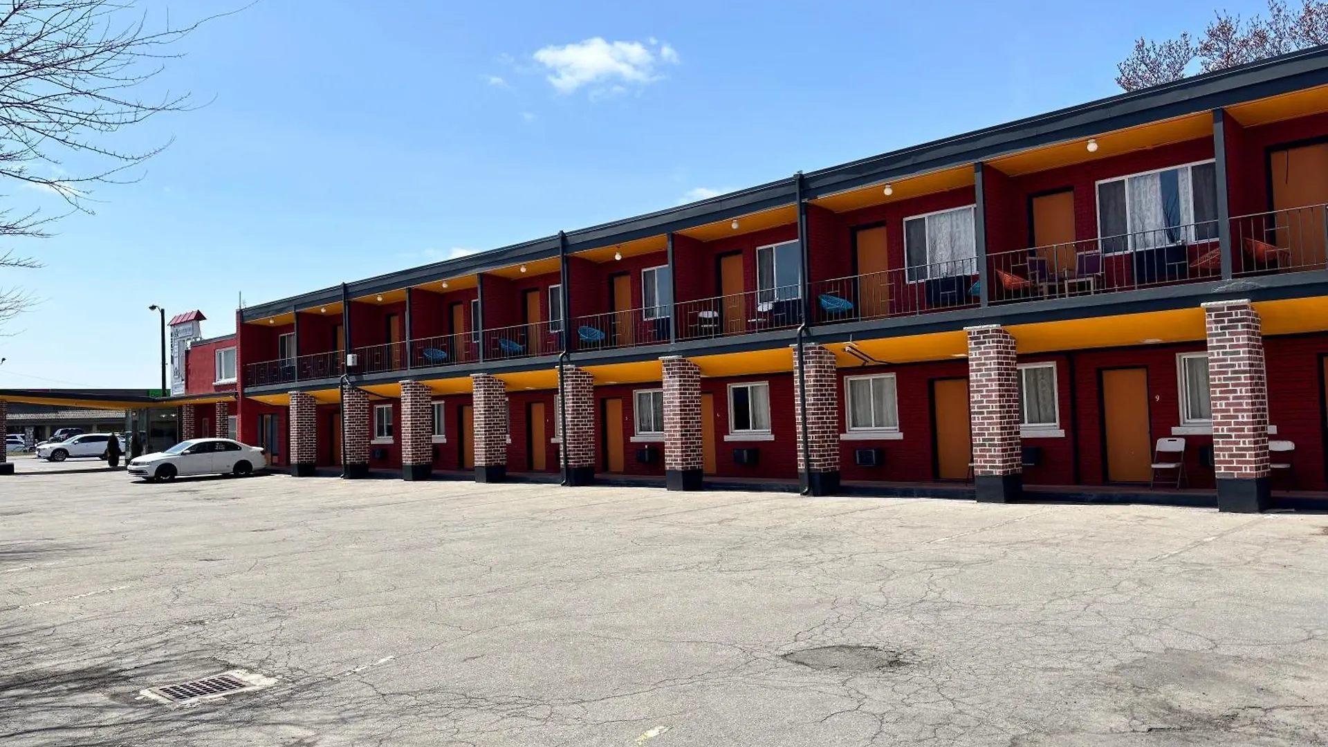 6267 Persepolis Inn Niagara Falls Canada