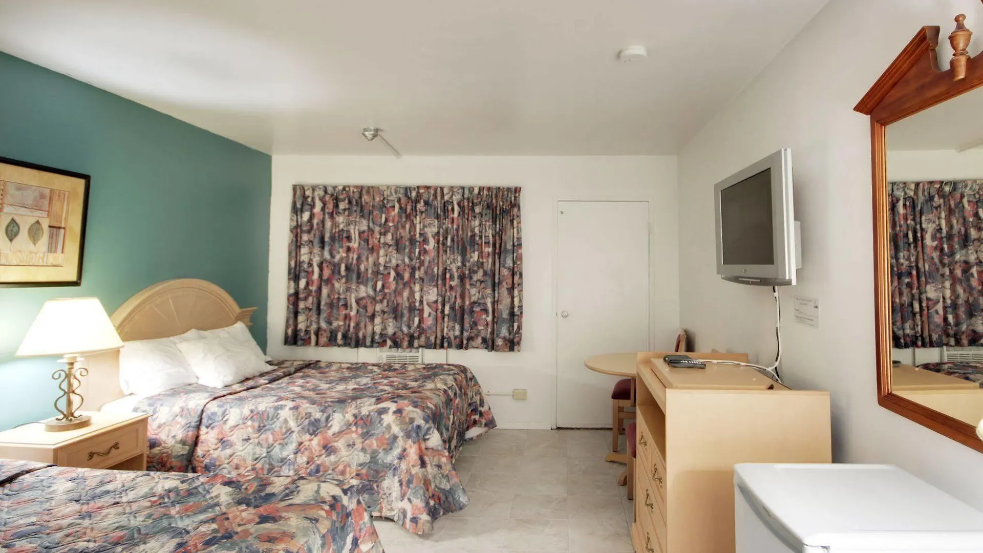 6267 Persepolis Inn Niagara Falls